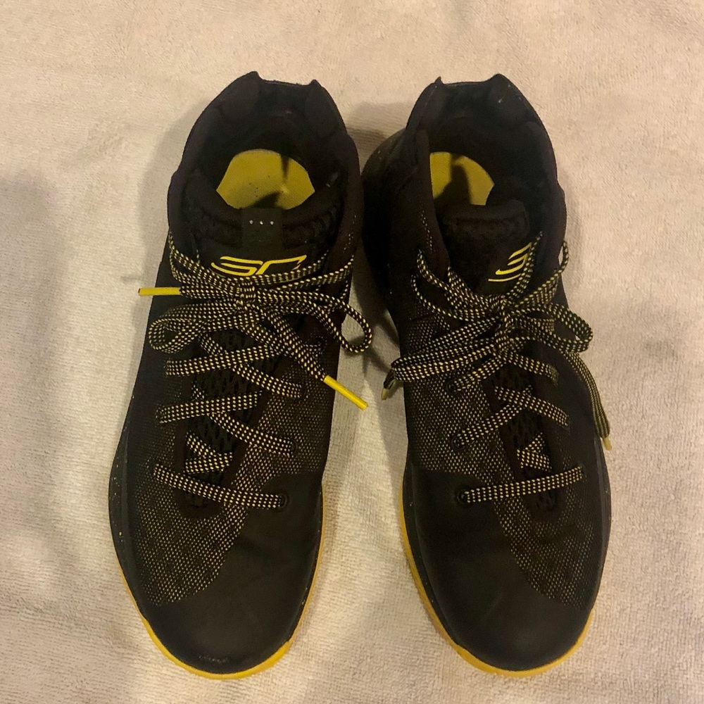 Under Armor basketball shoes - Picture 4 of 4